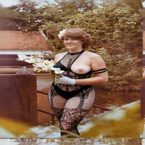 Dutch wife Caroline Remis