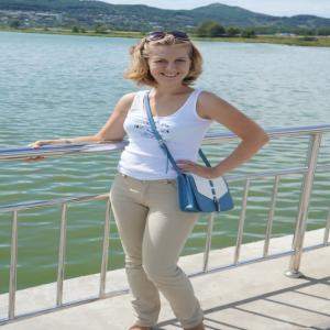 Natalie, Russian wife poses naked for hubbys friends